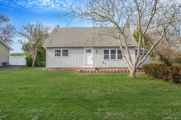 $599,000 | 33 Harts Road, East Moriches, NY 11940