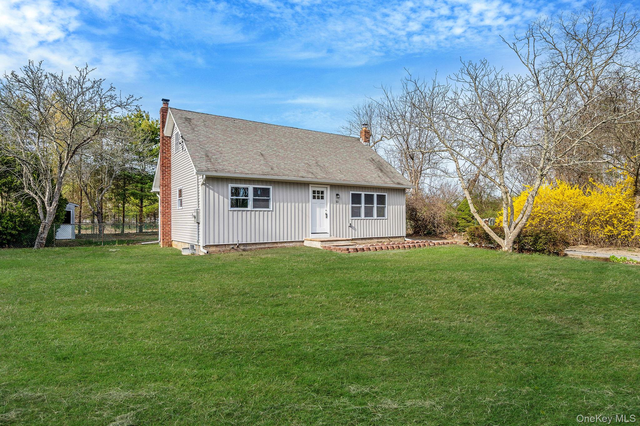 33 Harts Road East Moriches, NY 11940 - Photo 2 of 27