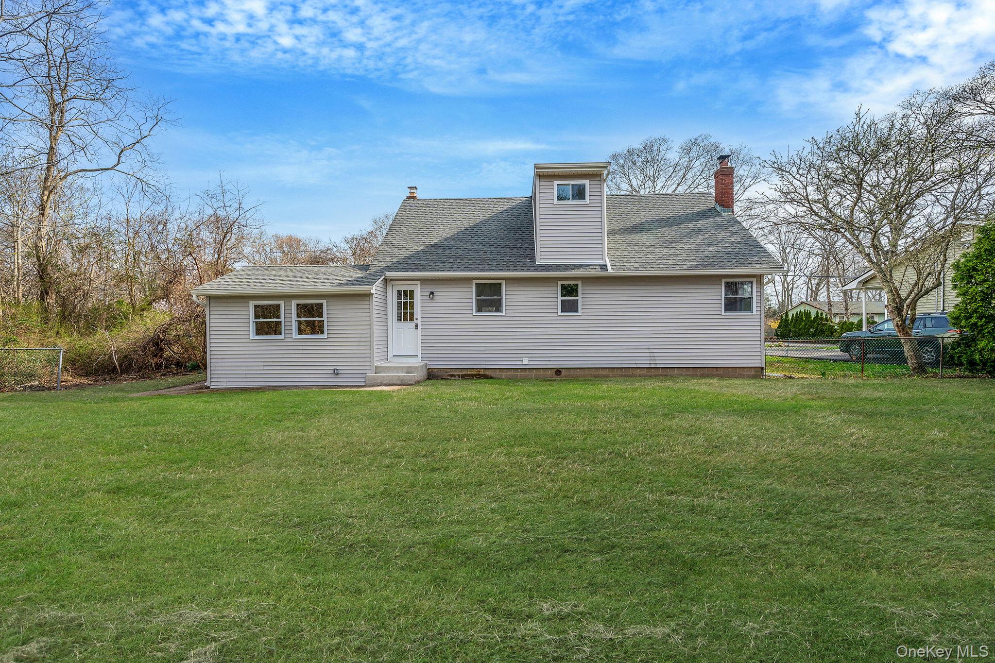 33 Harts Road East Moriches, NY 11940 - Photo 5 of 27