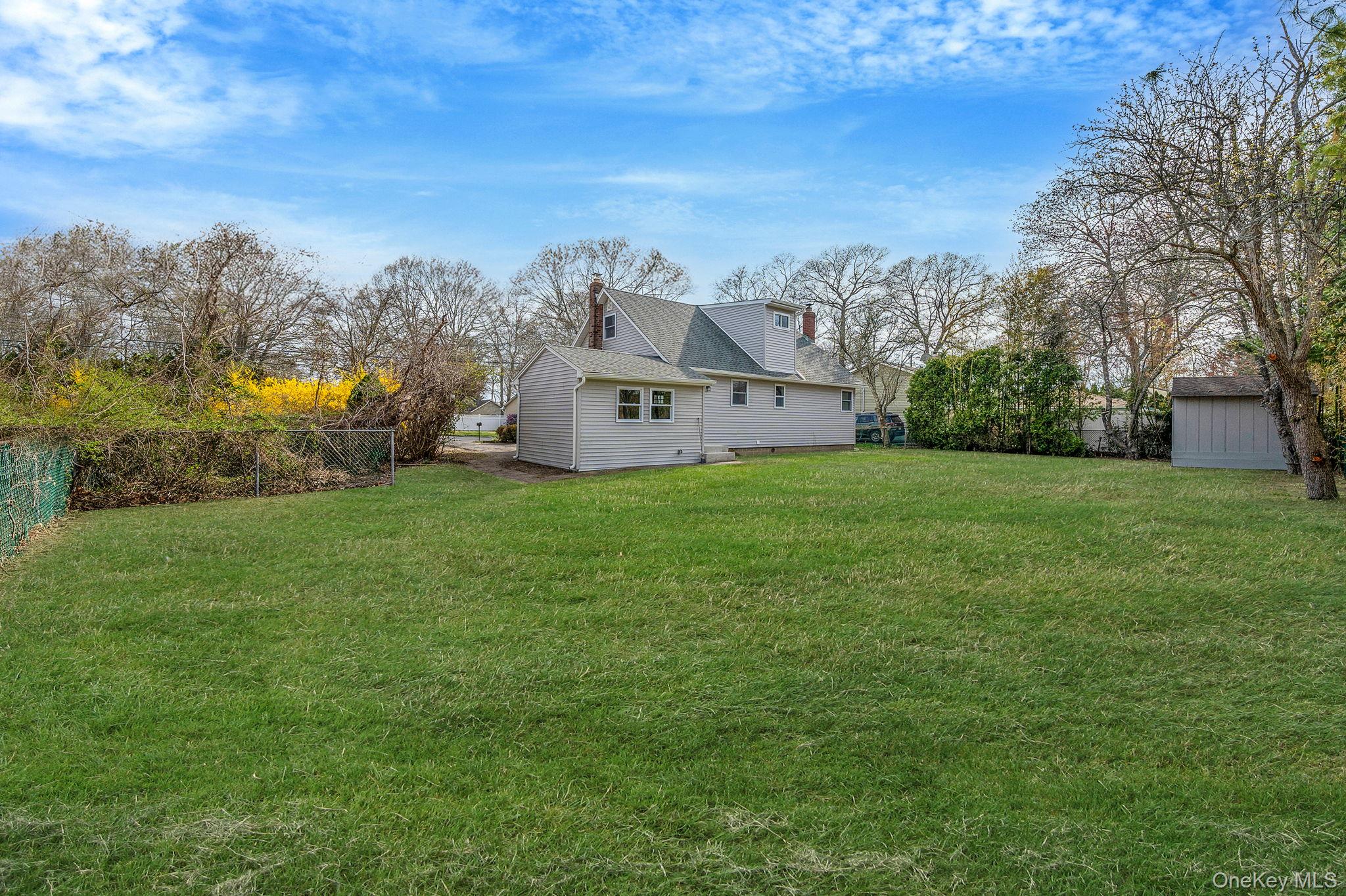 33 Harts Road East Moriches, NY 11940 - Photo 6 of 27