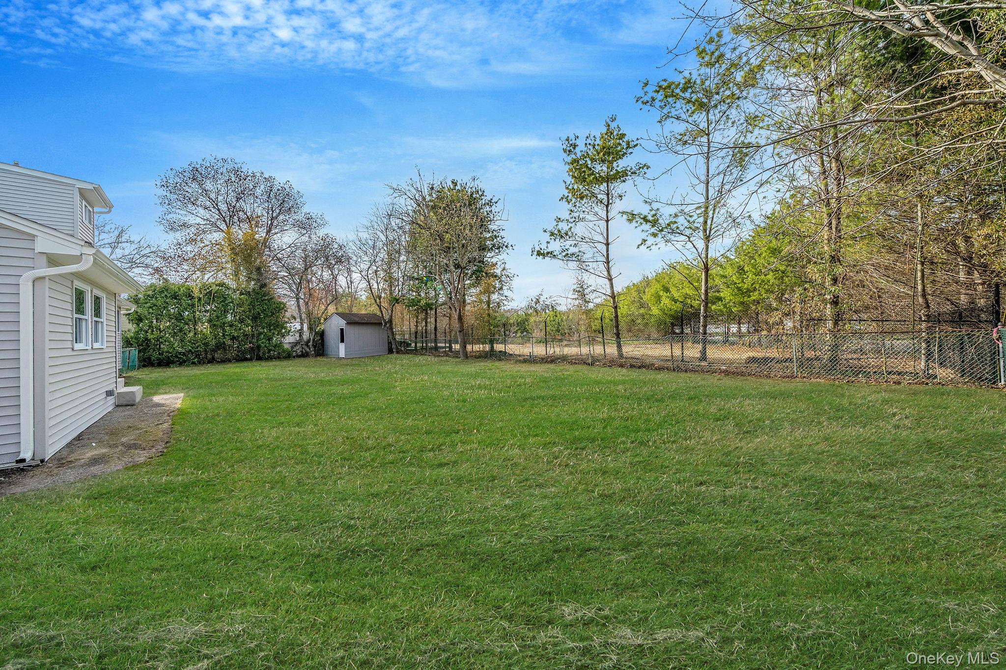 33 Harts Road East Moriches, NY 11940 - Photo 7 of 27