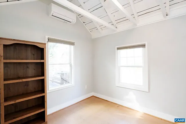 $1,995 | 223 4th Street Southwest, Charlottesville, VA 22903