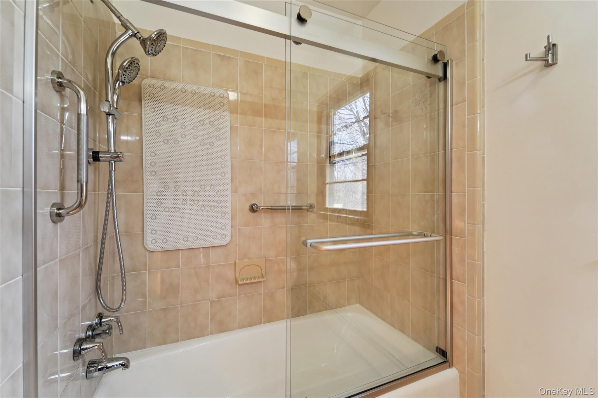 154 Old State Road Highland Falls, NY 10928 - Photo 22 of 49 Upstairs full bathroom.
