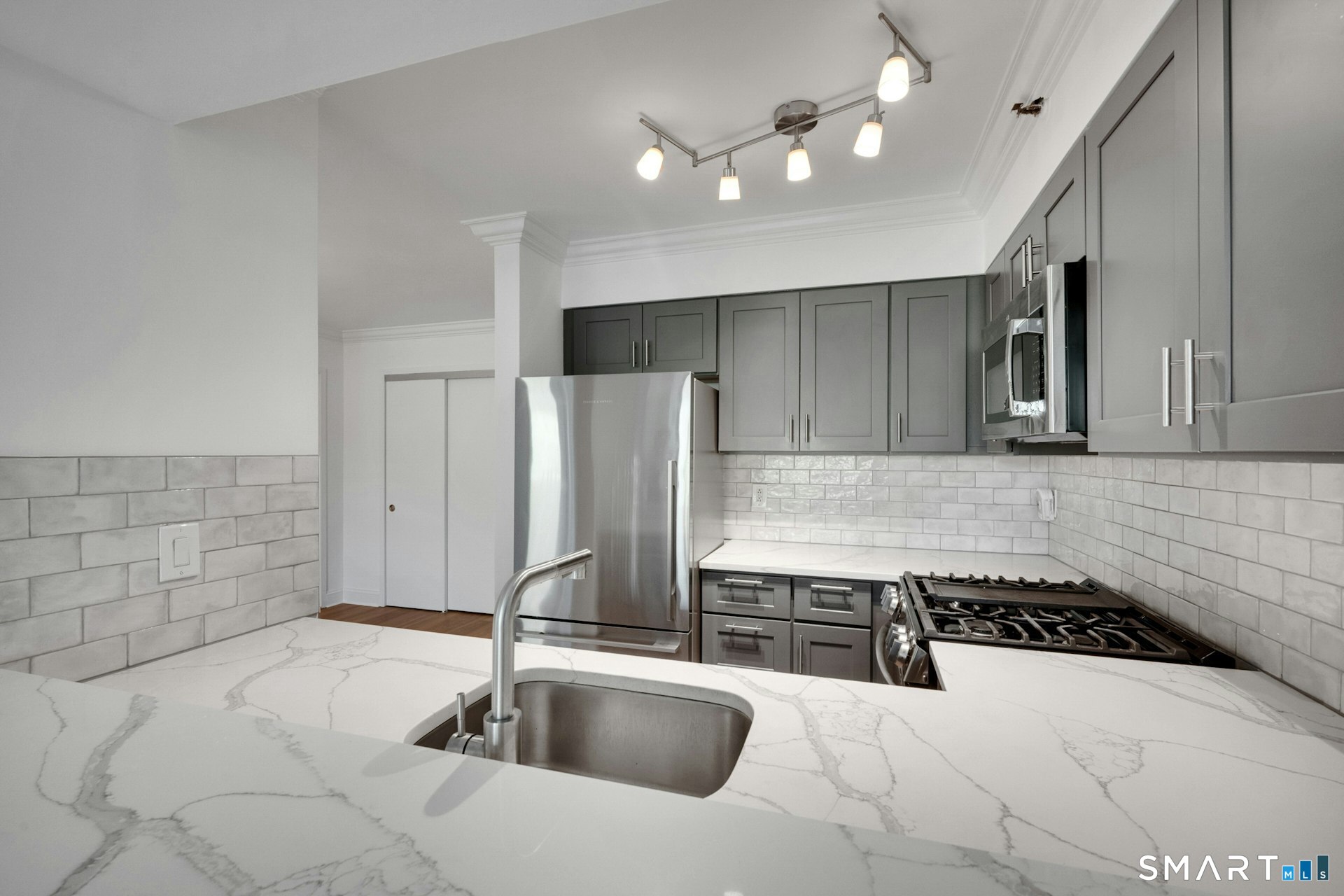 25 Forest Street, Unit 4F Stamford, CT 06901 - Photo 10 of 33