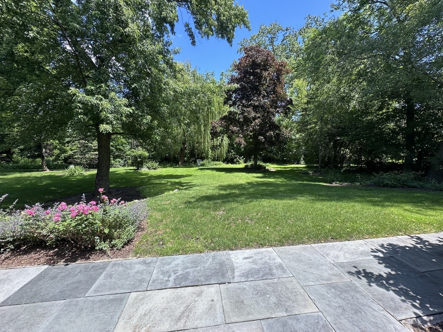 685 Wicklow Road Deerfield, IL 60015 - Photo 2 of 8