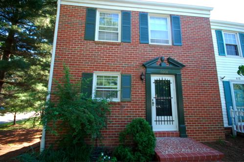 6008 Plantation Road Roanoke, VA 24019 - Photo 1 of 14 FRONT
