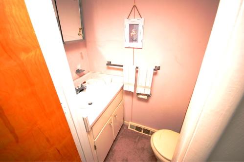 6008 Plantation Road Roanoke, VA 24019 - Photo 14 of 14 HALF BATH