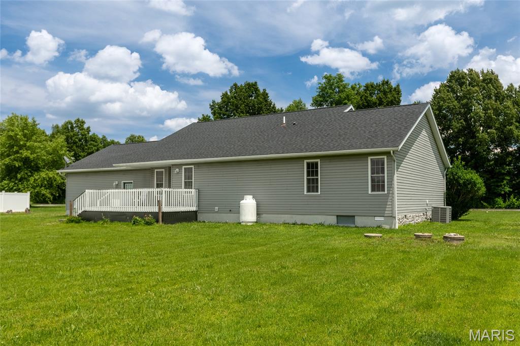 12063 Strawberry Road Carbondale, IL 62901 - Photo 30 of 36