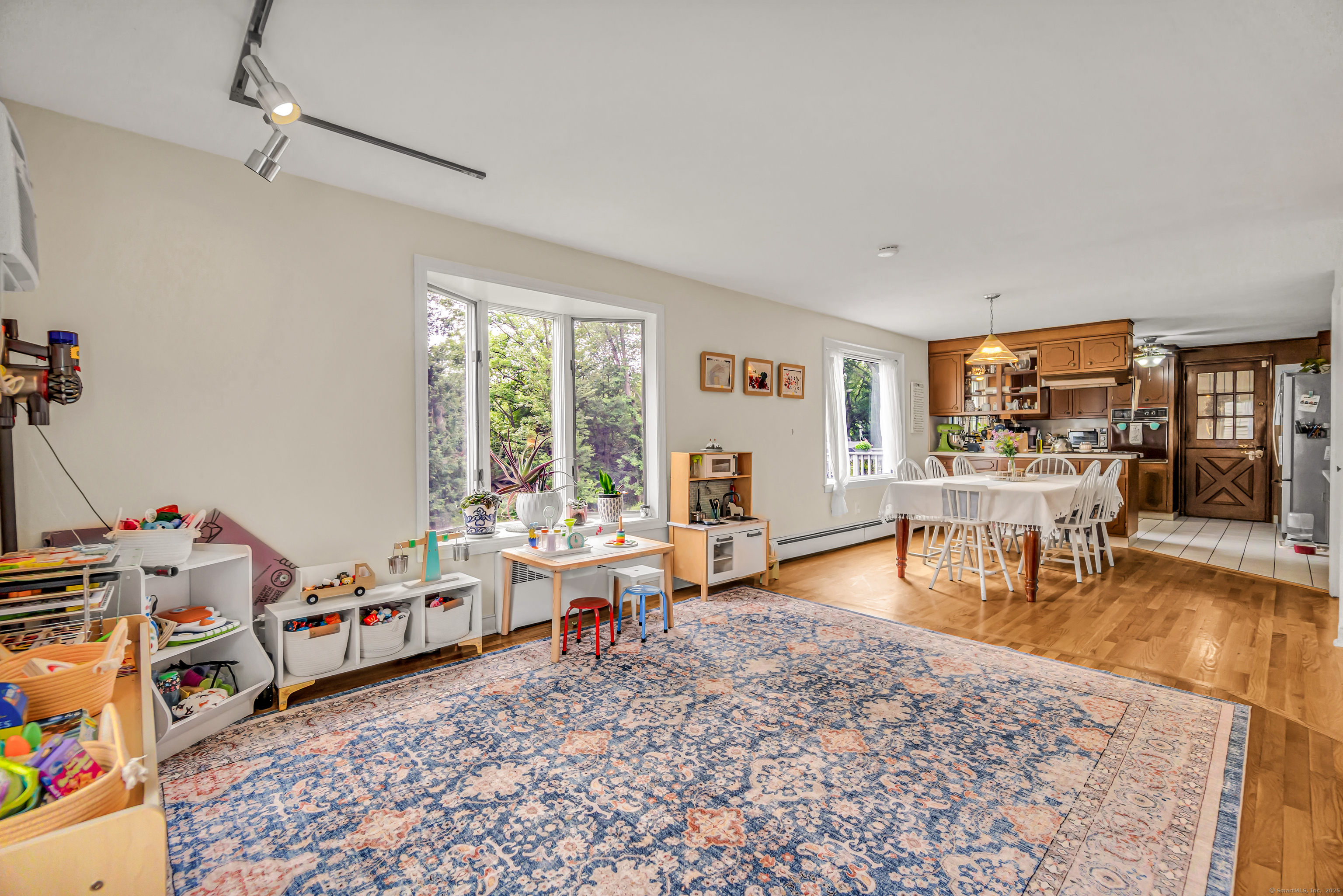 492 North Street Milford, CT 06461 - Photo 11 of 34