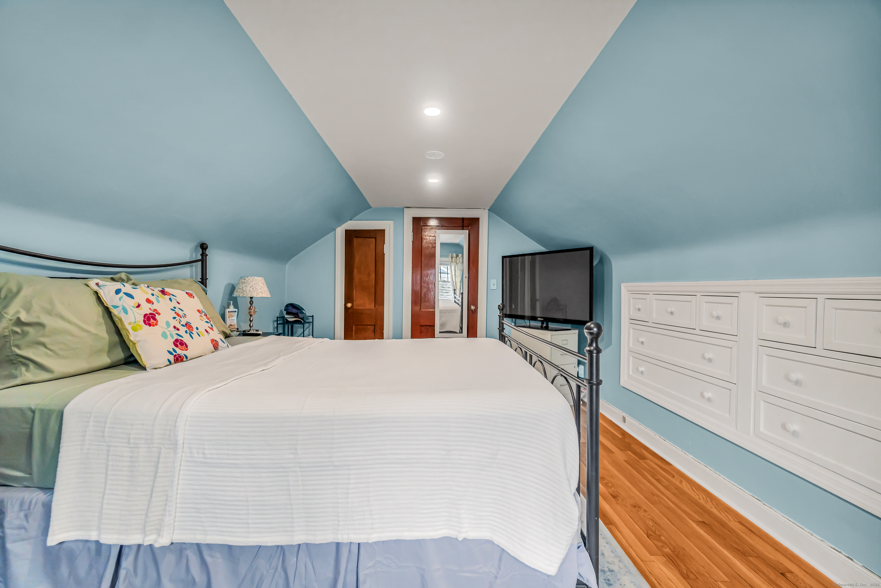 492 North Street Milford, CT 06461 - Photo 24 of 34