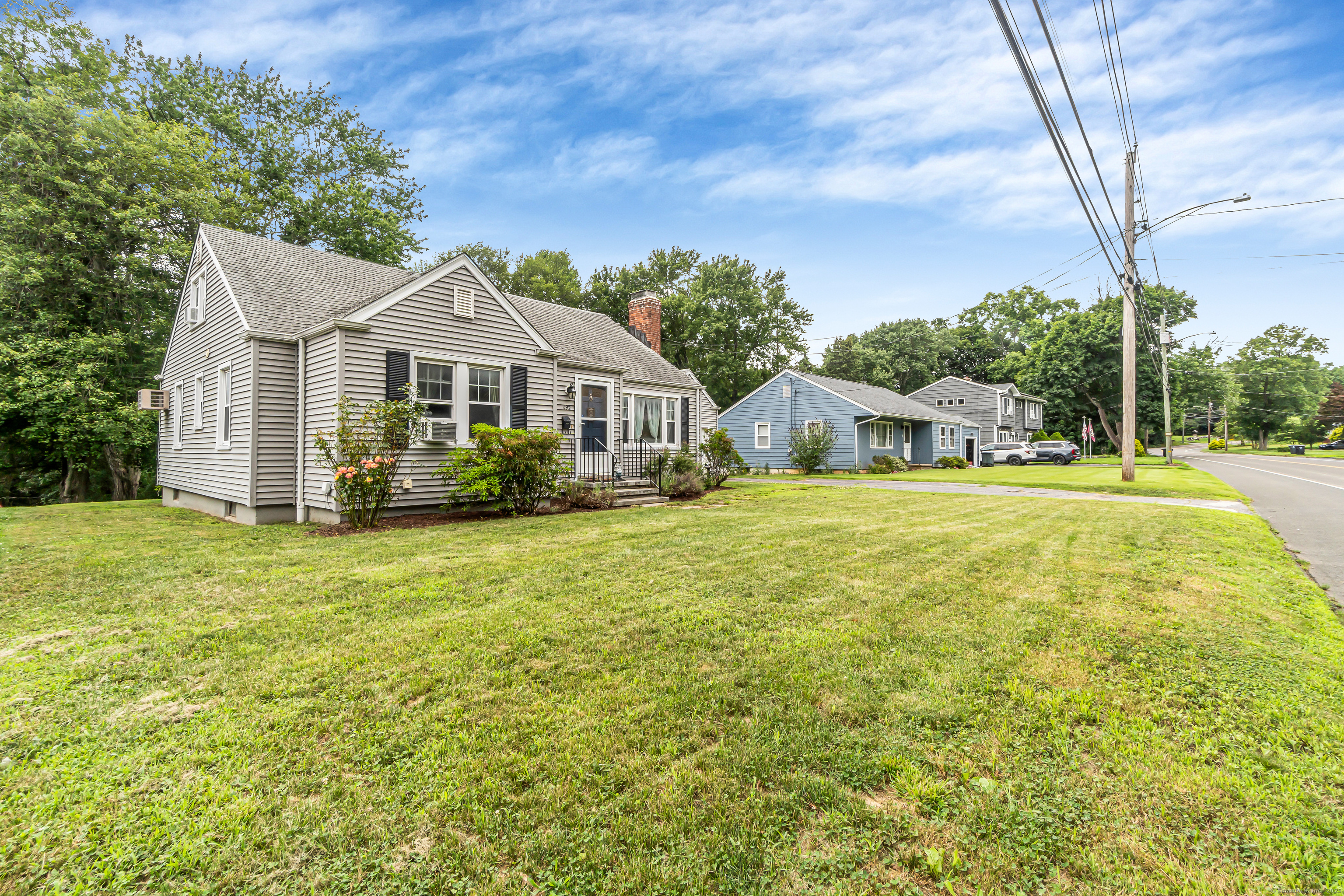 492 North Street Milford, CT 06461 - Photo 4 of 34