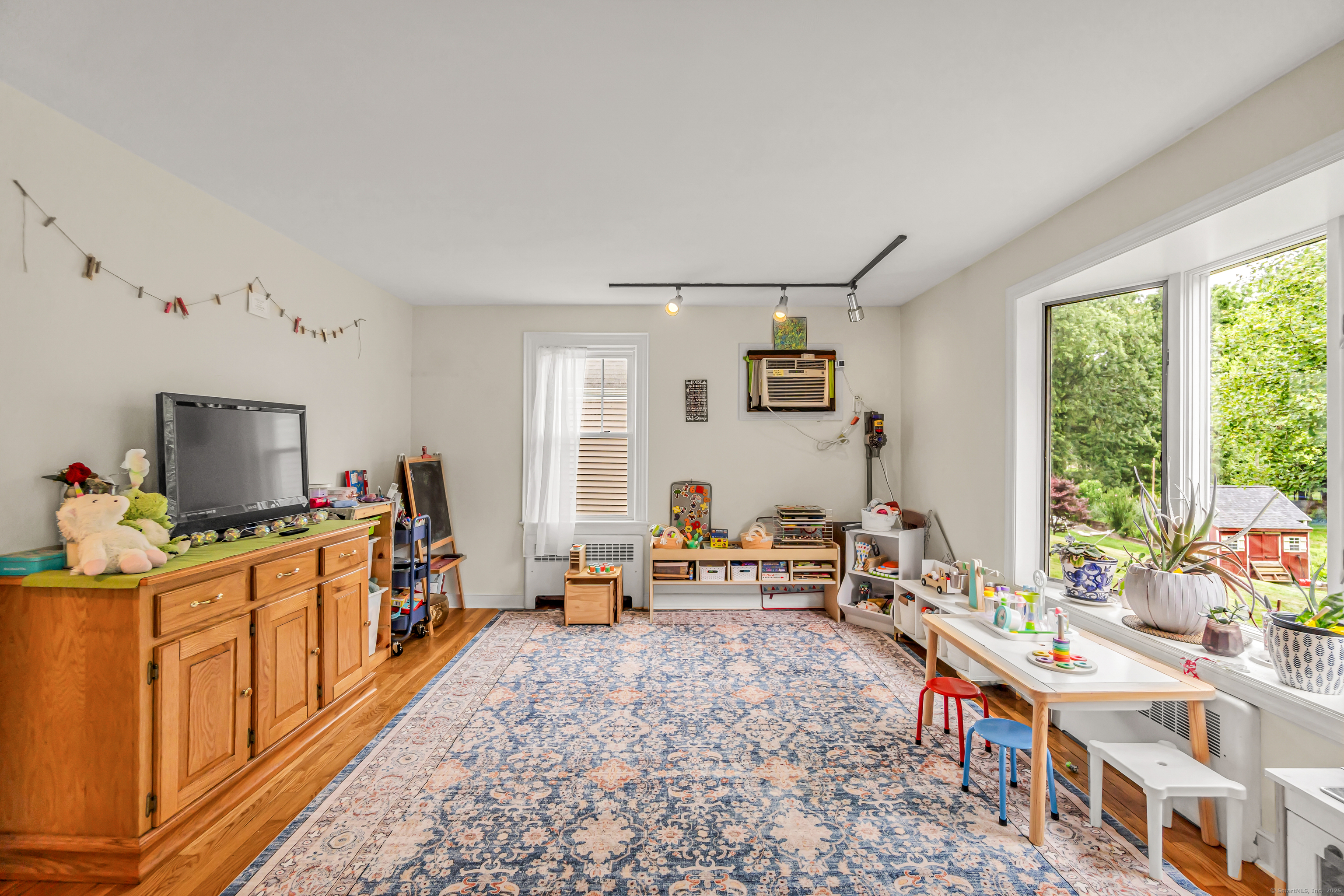 492 North Street Milford, CT 06461 - Photo 10 of 34