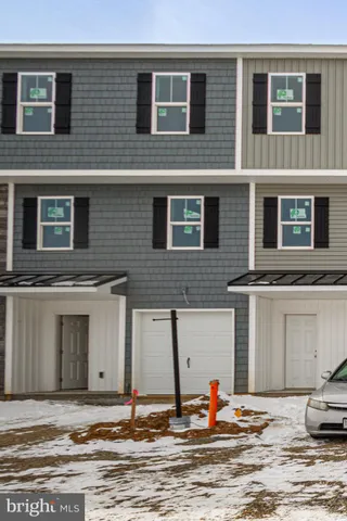 $259,500 | 4 Landing Place, Unit 4, York, PA 17408