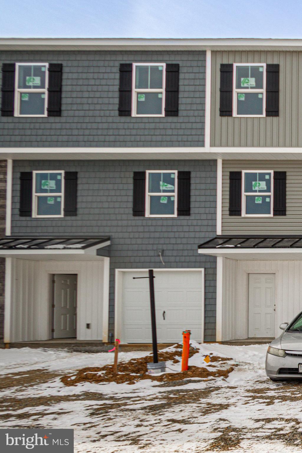 4 Landing Place, Unit 4 York, PA 17408 - Photo 2 of 28