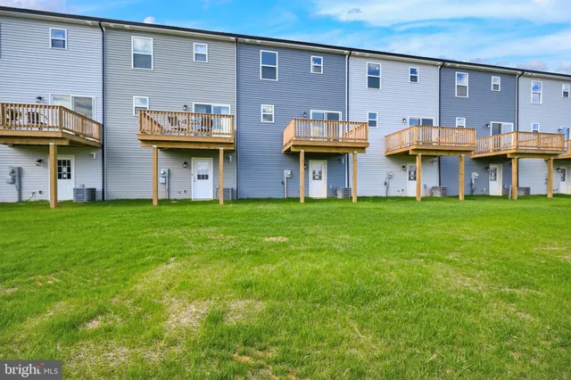 $259,500 | 4 Landing Place, Unit 4, York, PA 17408