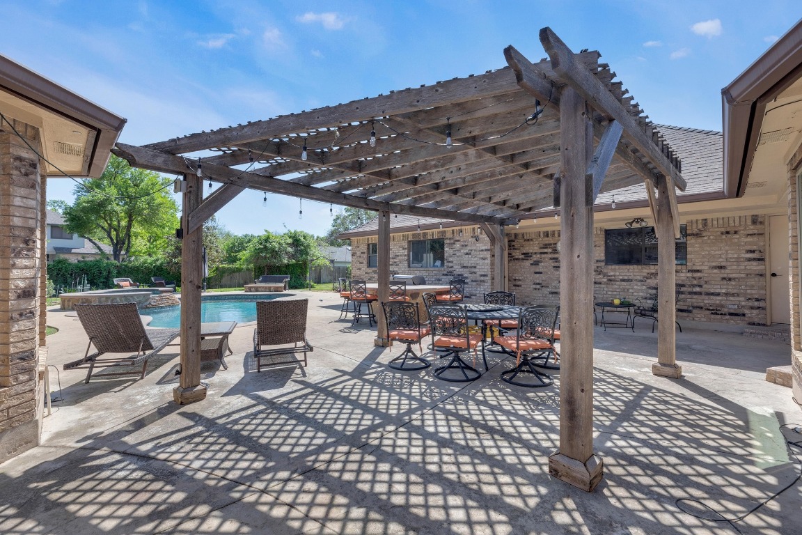 2 Meandering Way Round Rock, TX 78664 - Photo 34 of 39 a view of a patio
