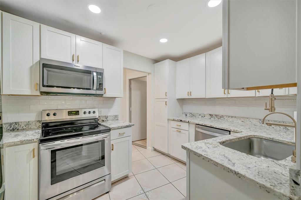 270 Dragon Road Venice, FL 34293 - Photo 21 of 62