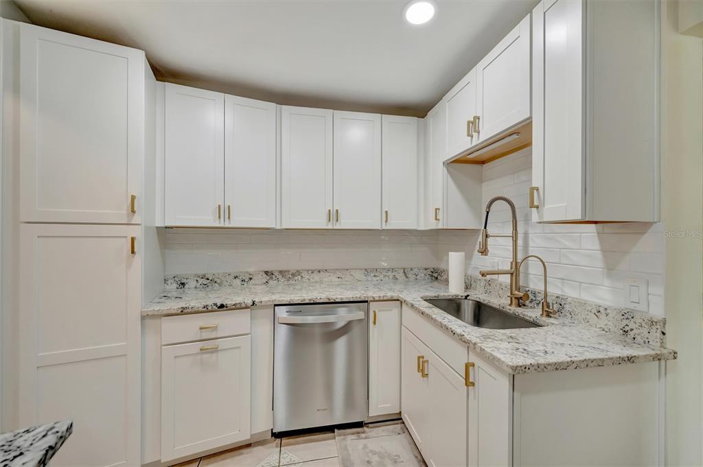 270 Dragon Road Venice, FL 34293 - Photo 23 of 62