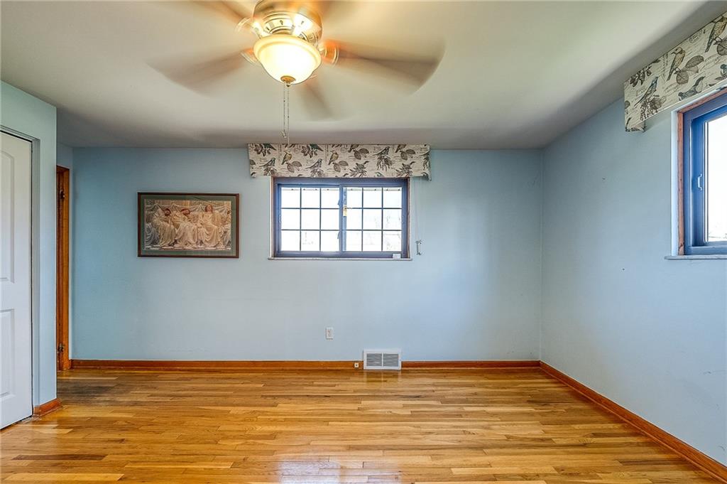 214 Lytton Road Coraopolis, PA 15108 - Photo 16 of 24 Gallery Image 16