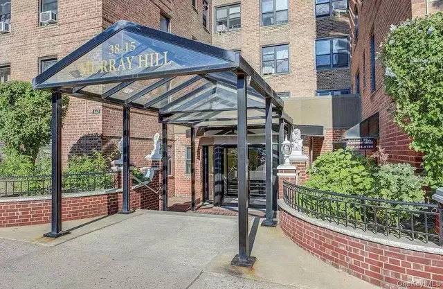 $388,000 | 38-15 149th Street, Unit 5H | Murray Hill - Flushing