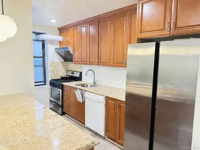 $388,000 | 38-15 149th Street, Unit 5H | Murray Hill - Flushing