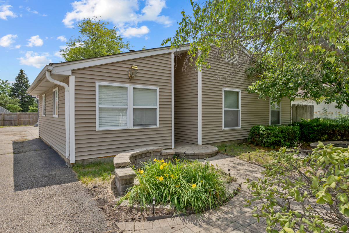 91 Rockledge Drive Romeoville, IL 60446 - Photo 1 of 18 Gallery Image 1