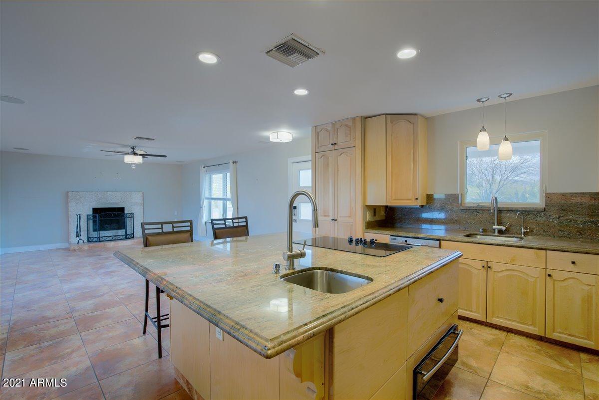 40636 North Fleming Springs Road Cave Creek, AZ 85331 - Photo 27 of 50 27-Kitchen