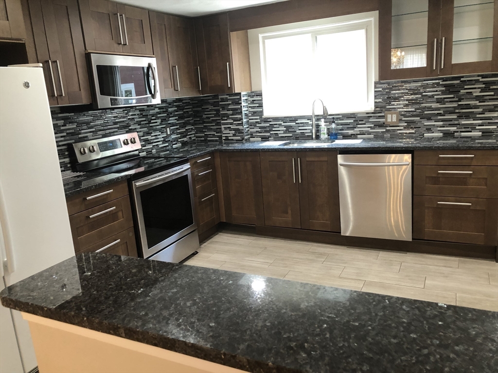 41 Townly Road, Unit 1 Watertown, MA 02472 - Photo 6 of 12