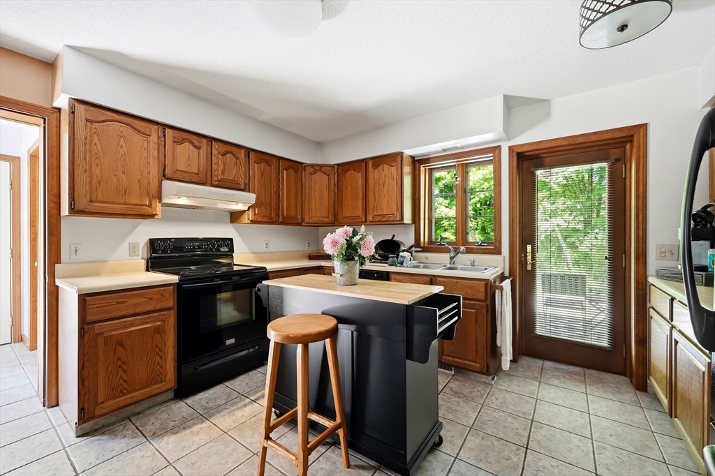 16 Old Long Plain Road Leverett, MA 01054 - Photo 11 of 27