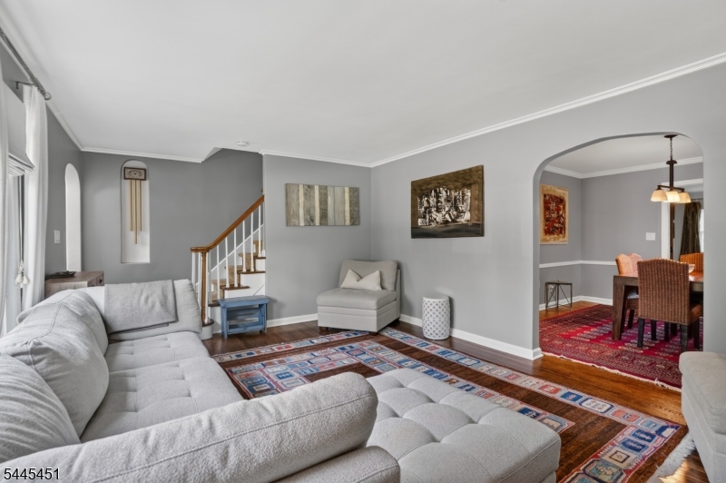 28 Kew Drive Springfield, NJ 07081 - Photo 3 of 29