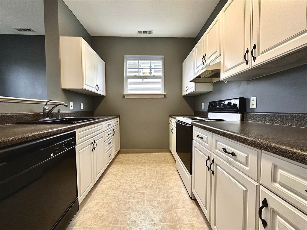 102 Mill Street, Unit 203 Woonsocket, RI 02895 - Photo 10 of 20
