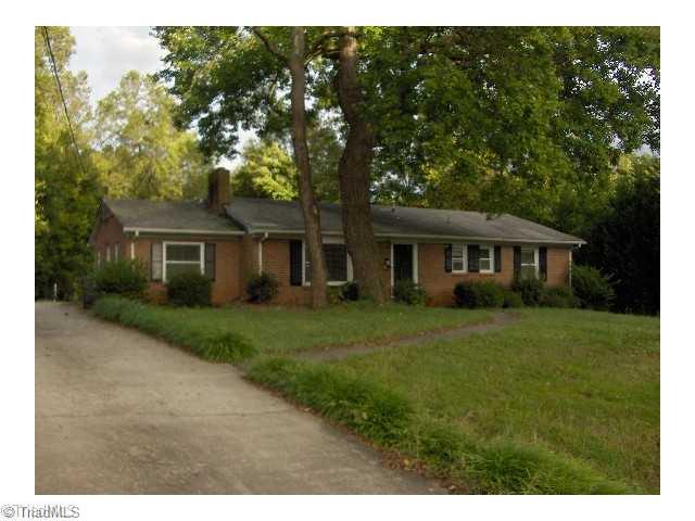 809 North Avalon Road Winston-Salem, NC 27104 - Photo 1 of 6 Exterior Front.