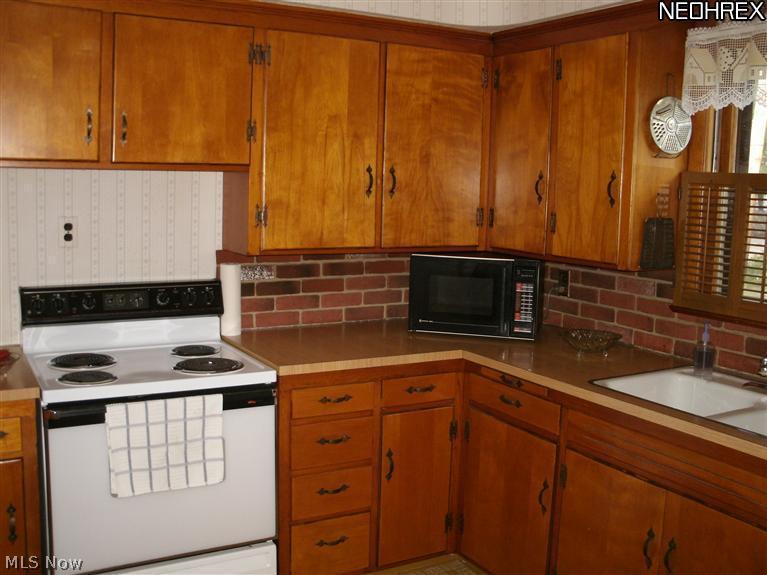 17377 Libby Road Maple Heights, OH 44137 - Photo 7 of 18 Gallery Image 7