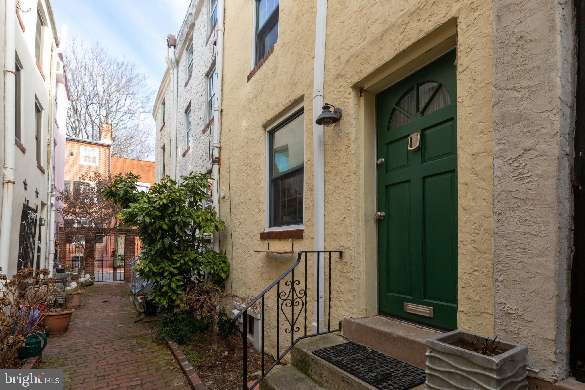 1134 R Waverly Street Philadelphia, PA 19147 - Photo 1 of 23 Gallery Image 1