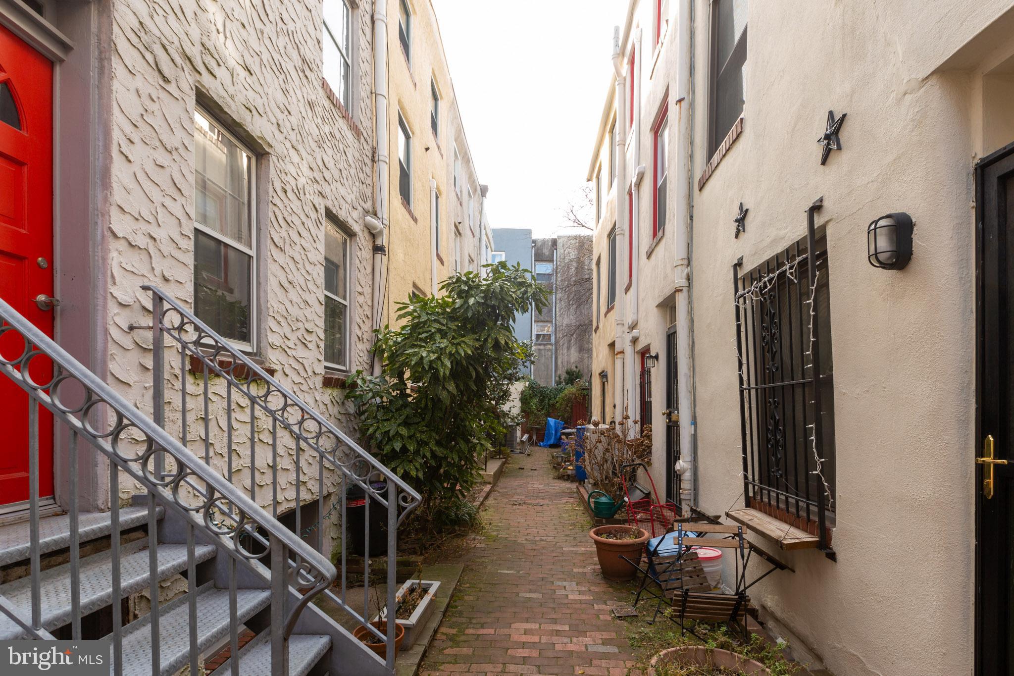 1134 R Waverly Street Philadelphia, PA 19147 - Photo 2 of 23 Gallery Image 2
