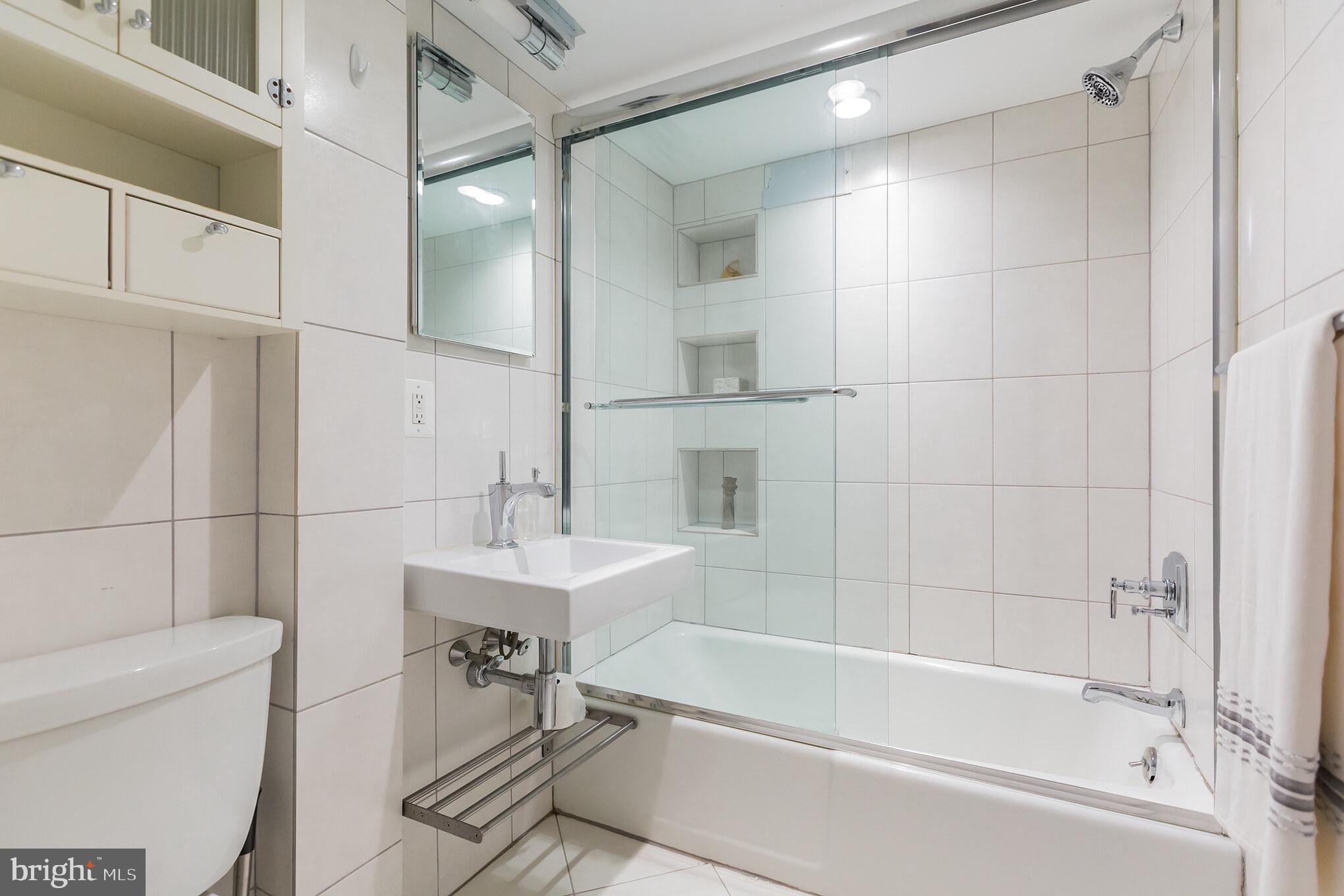1134 R Waverly Street Philadelphia, PA 19147 - Photo 13 of 23 Gallery Image 13