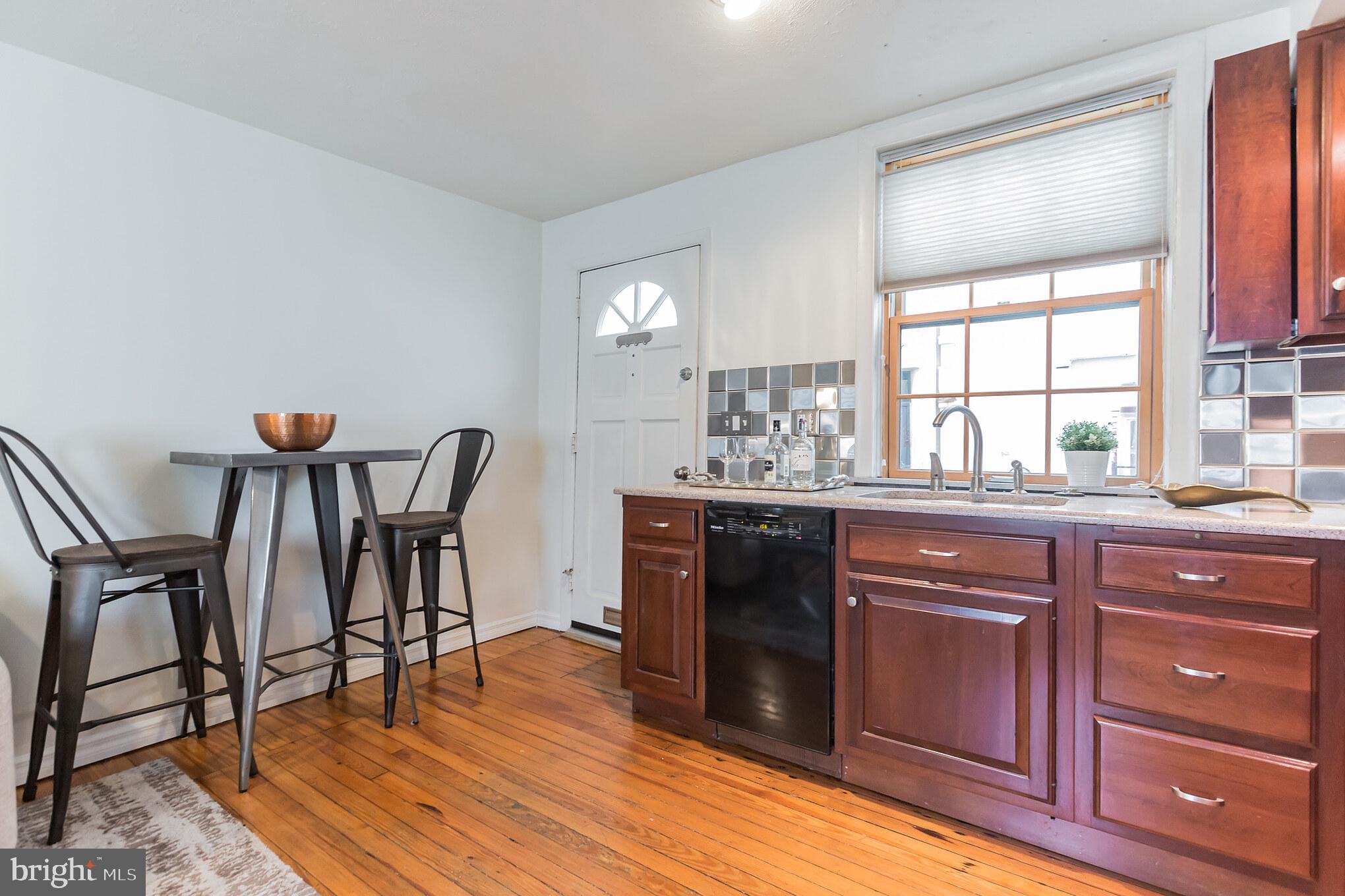 1134 R Waverly Street Philadelphia, PA 19147 - Photo 7 of 23 Gallery Image 7