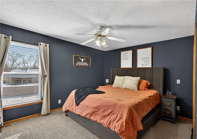 $315,000 | 307 East 22 Terrace, Kearney, MO 64060