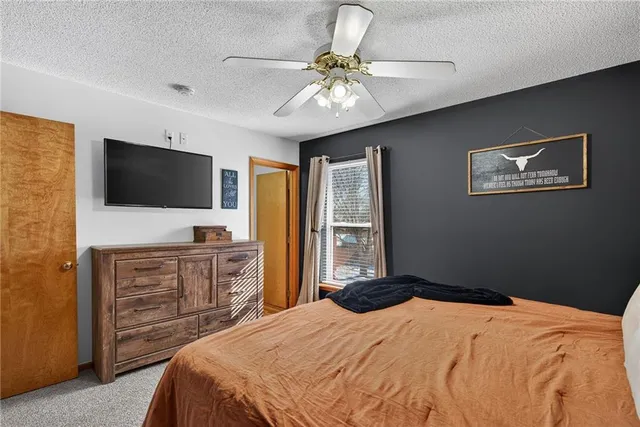 $315,000 | 307 East 22 Terrace, Kearney, MO 64060