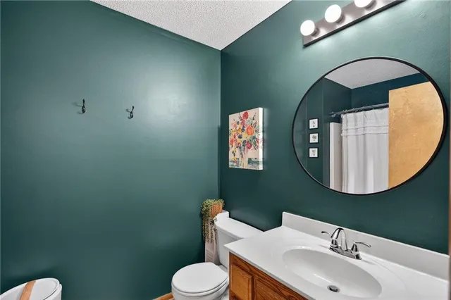 $315,000 | 307 East 22 Terrace, Kearney, MO 64060