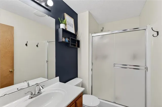 $315,000 | 307 East 22 Terrace, Kearney, MO 64060