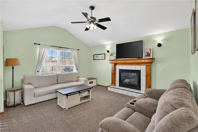 $315,000 | 307 East 22 Terrace, Kearney, MO 64060