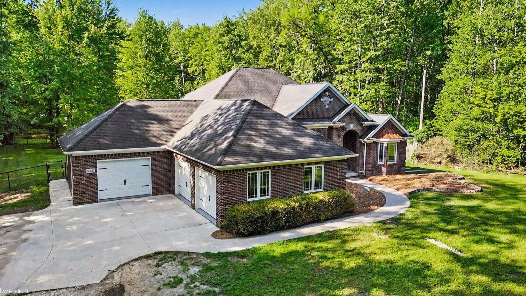 8367 Lindsey Road Casco, MI 48064 - Photo 4 of 42