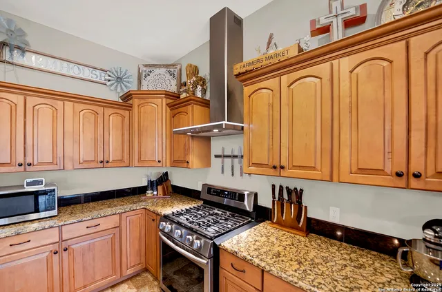 $545,000 | 221 South Monkhouse Street, Poth, TX 78147