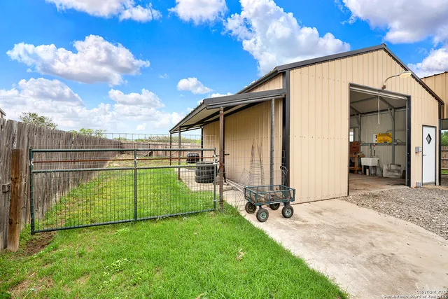 $545,000 | 221 South Monkhouse Street, Poth, TX 78147