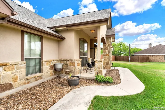 $545,000 | 221 South Monkhouse Street, Poth, TX 78147