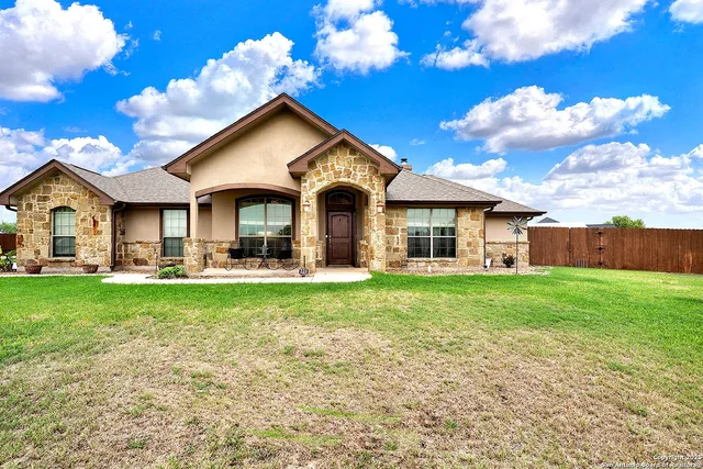 $545,000 | 221 South Monkhouse Street, Poth, TX 78147