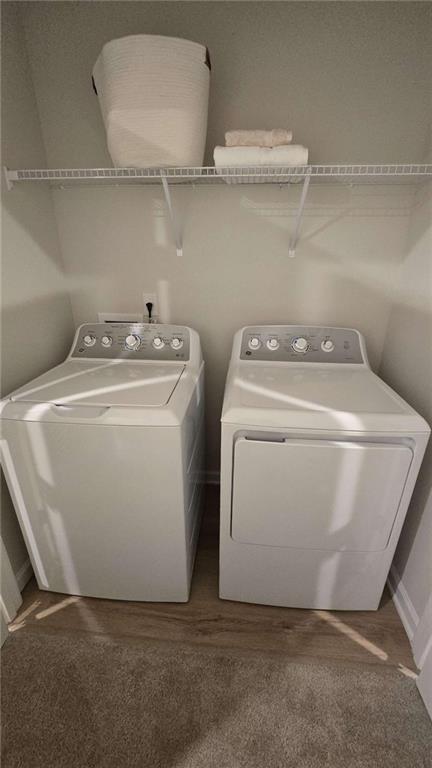 12 Downing Drive Adairsville, GA 30103 - Photo 3 of 36 a utility room with dryer and washer