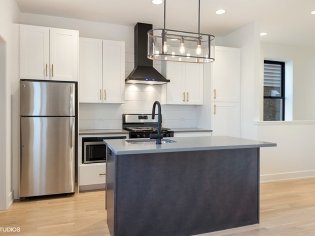 1244 West Huron Street, Unit 1 Chicago, IL 60642 - Photo 3 of 16