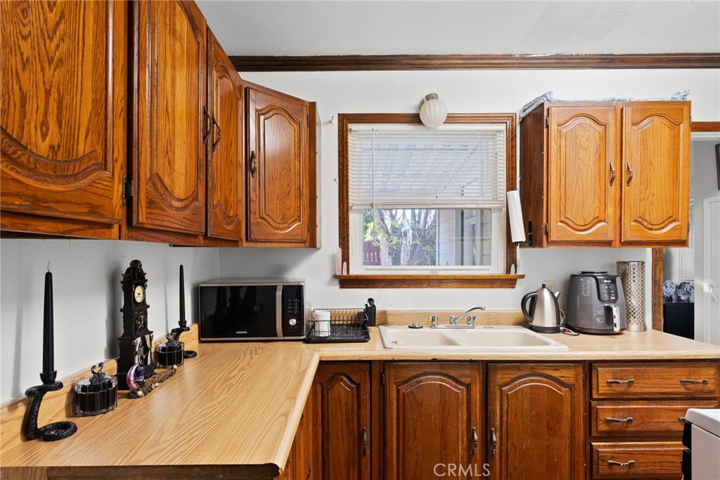 17806 Erwin Street Encino, CA 91316 - Photo 18 of 62